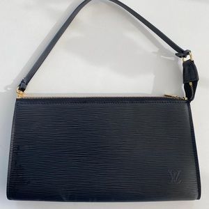 Authentic Louis Vuitton Pochette
